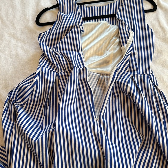 ⭐️ Blue pleated pinstripe tea length retro fit & flair sleeveless v zip back M - Picture 13 of 16